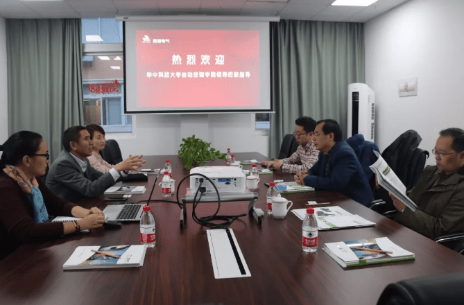 熱烈歡迎，華中科技大學(xué)自動化學(xué)院領(lǐng)導(dǎo)蒞臨置恒電氣指導(dǎo)！